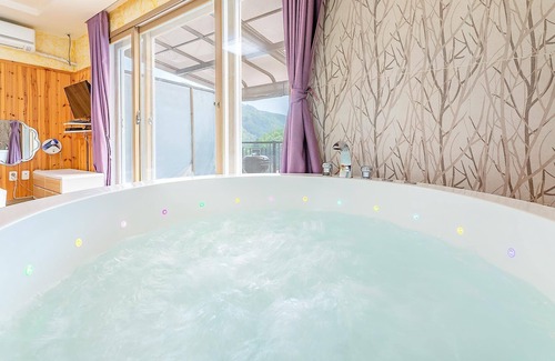 Oeseo House | Gapyeong Maronie Spa Pension