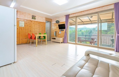 Oeseo House | Gapyeong Maronie Spa Pension