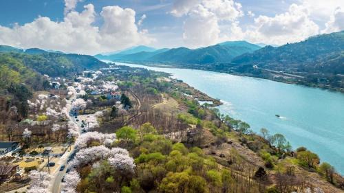 Oeseo Villa | Gapyeong River Wave Pool Villa