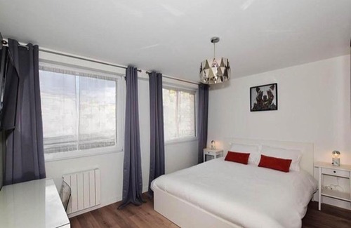 Clermont-Ferrand Apartment | Garçonnière - Appt cosy & parking à 9 min de Jaude