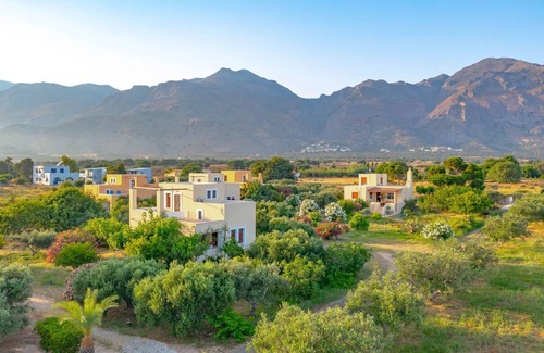 Frangokastellon House | Garbis - Walk To Beach - AC WIFI