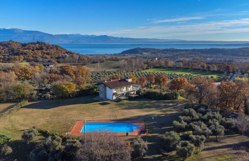 Lonato del Garda Apartment | Garda Country House - La Casa in Collina by Wonderful Italy