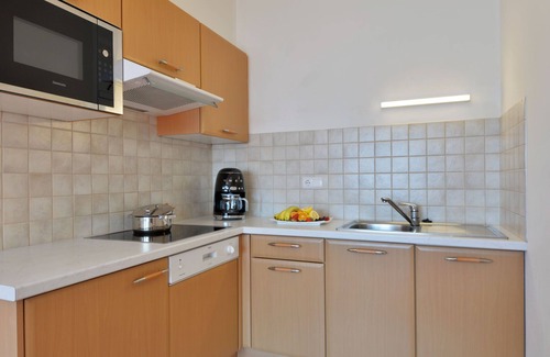 Albions Apartment | Garden 102 by Interhome