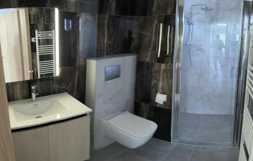 Halkidiki Apartment | Garden and Sea