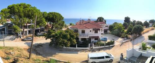 Halkidiki Apartment | Garden and Sea