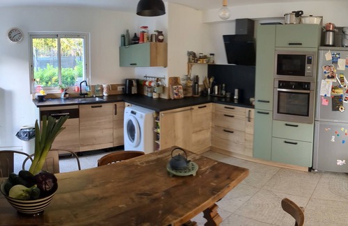 La Garde Apartment | Garden apartment 5 minutes from the sea