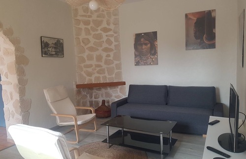 Sete Apartment | Garden apartment with private parking 10 minutes' walk from the town center