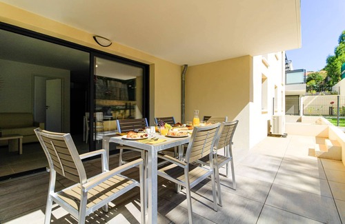 La Faviere Apartment | Garden,beach et pool in La Favière by SELECT’soHOME