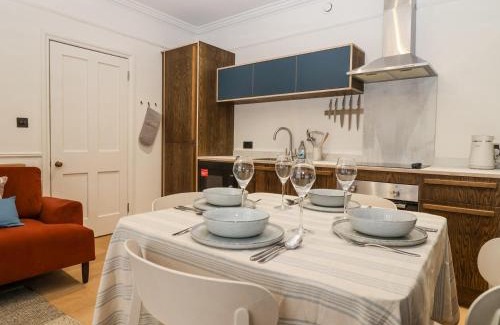 Barbican Apartment | Garden flat on The Hoe - Tamar