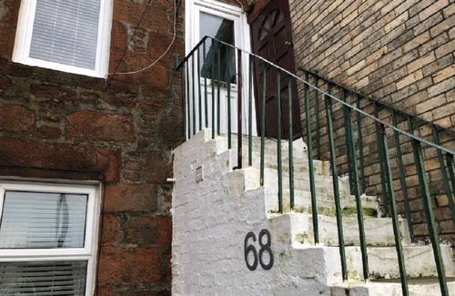 Prestwick Apartment | Garden Gate Upper flat, Prestwick Centre