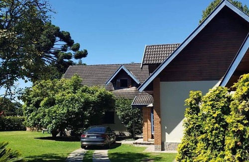 Capivari House | Garden Haven in the Hills - CJO002