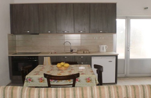 Nea Rodha House | Garden House