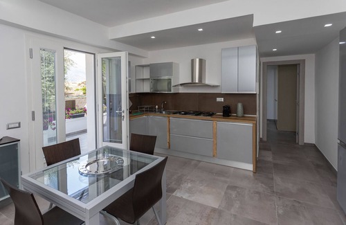 San Lazzaro House | Garden House is located in Agerola within walking distance of the famous Amalfi Coast