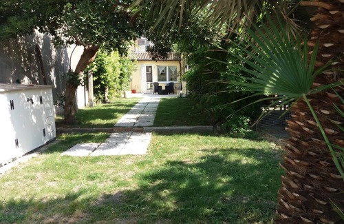 Longa House | Garden in the lagoon