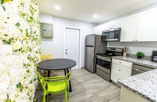 Central Sarasota House | Garden-Inspired Stay, Walk to Bay & Downtown