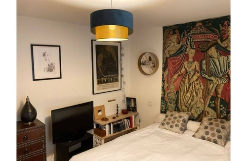 Notre-Dame-Limite Villa | Garden level accommodation in a villa with swimming pool