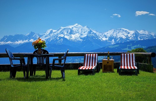 Cordon Ski Chalet | Garden level "Mt Joly", facing the Mt Blanc range, sleeps 1 to 4.