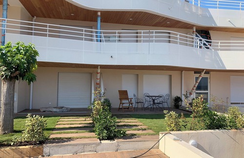 Le Trayas Apartment | Garden level sea view heated swimming pool air conditioning