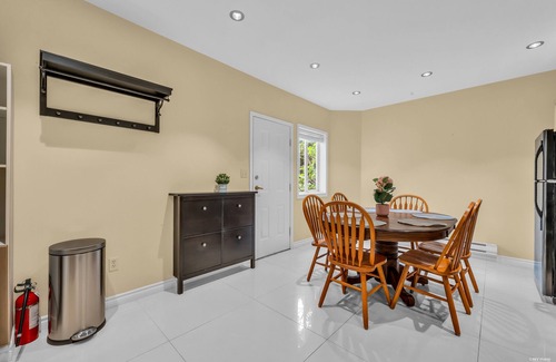 Caulfeild House | Garden level (with natural light)