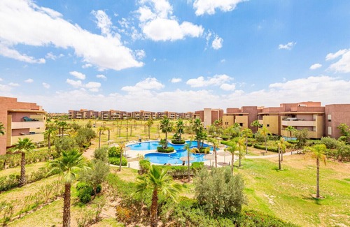 Menara Apartment | Garden & pool view - 3 rooms 10min to town center