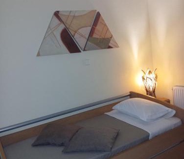 Keratsini-Drapetsona Apartment | Garden studio
