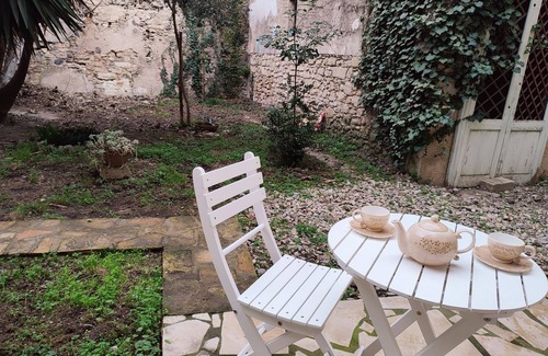 Pezenas Apartment | Garden studio in the heart of Pézenas
