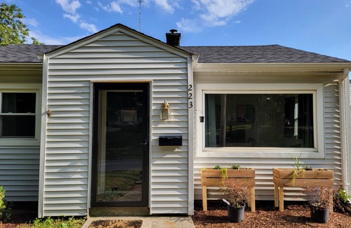 Fort Wayne House | > Garden Suite < Zoo Walking Paths Downtown Parks MarioKart