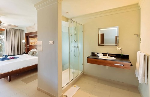 Charlotte Hotel | Garden View Room Close to Marigot Bay and Reduit Beach! FREE Parking, Pools!
