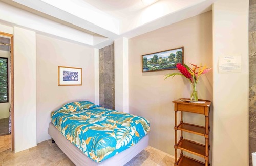 Haiku Resort | Gardenia Room on Tropical Lush Farm in Haiku, Maui with Private Soak Pool