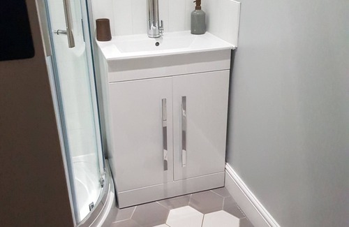 Oxford Ski Chalet | GardenRoom apartment near the Oxford and the JR