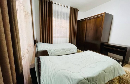 Amman Apartment | Gardens apt GF-family friendly 3 BR free parking