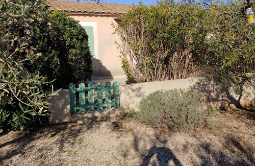 St.-Remy-de-Provence House | Gardens Fontanille Mazet 33 olive trees live in the heart of Provence