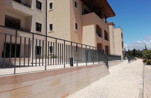 Vilamoura Apartment | Gardens Side By FHR piscina parking