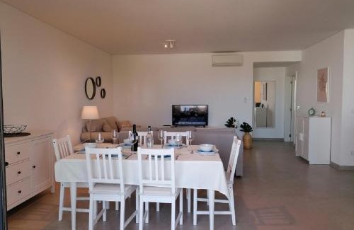 Vilamoura Apartment | Gardens Side By FHR piscina parking