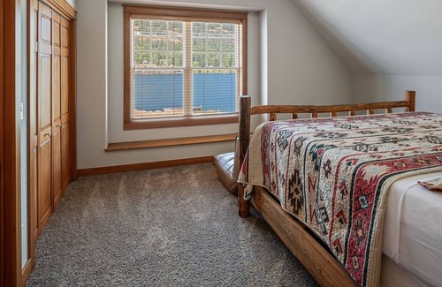 Sagle House | Garfield Bay Home | Private Boat Slip | Scenic Views
