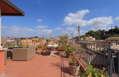 Trastevere Apartment | Garibaldi 2