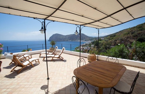 Lipari Villa | GARLIC - STROMBOLICCHIO