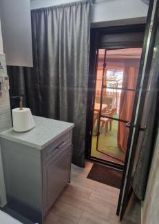 Saturn Apartment | Garsonieră Complex Alfa&Beta Saturn la parter cu terasă