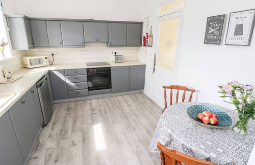 Cilgerran House | GARTH, family friendly, with a garden in Cilgerran