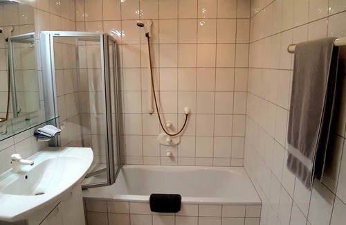 Mittersill Bed & Breakfast | Gästehaus HuberFour-bed room with balcony