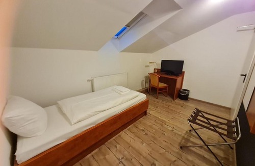 Oeversee Hotel | Gasthaus Frörup