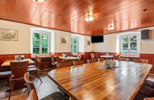Tegernau House | Gasthaus Hirschen Holl