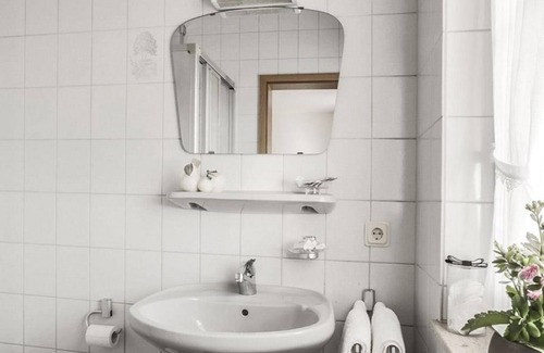 Lambertsberg Bed & Breakfast | Gasthaus-pension Fünf Mädelhaus - Doppelzimmer Dusche/wc