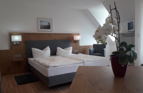 Obernzenn House | Gasthof-Pension Grüne Au