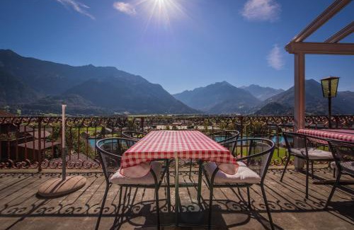 Goldswil Hotel | Gasthof Schoenegg B&B