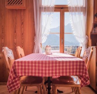 Goldswil Hotel | Gasthof Schoenegg B&B