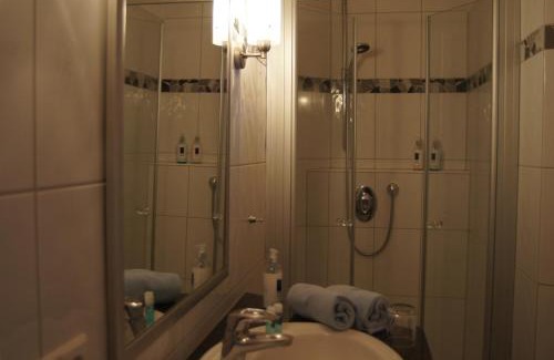 Wahlwies Hotel | Gasthof zum Adler - Wahlwies-3 km z Bodensee Hotel geöffnet - Rest-Mo-Di-geschl