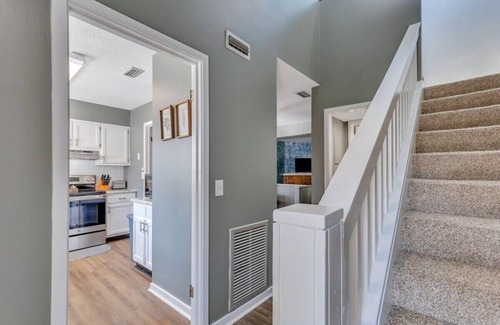 Statesboro House | GATA 2 -The Rustic Suite - Close to GSU