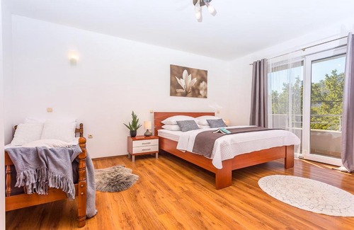 Gata House | Gata Town House Sleeps 8 with Pool Air Con and WiFi