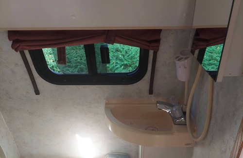 Mountlake Terrace RV Rental | GATED CLASS B RV STAYING